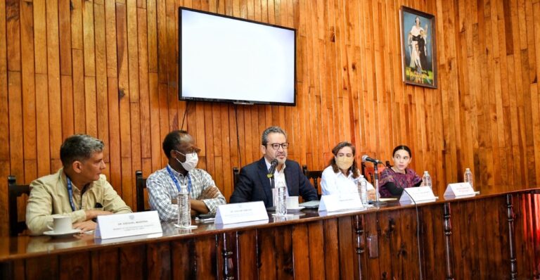 Investigadores de Europa y América participan en encuentro organizado por la UNACH y el Centro Internacional de Matemáticas Puras y Aplicadas￼