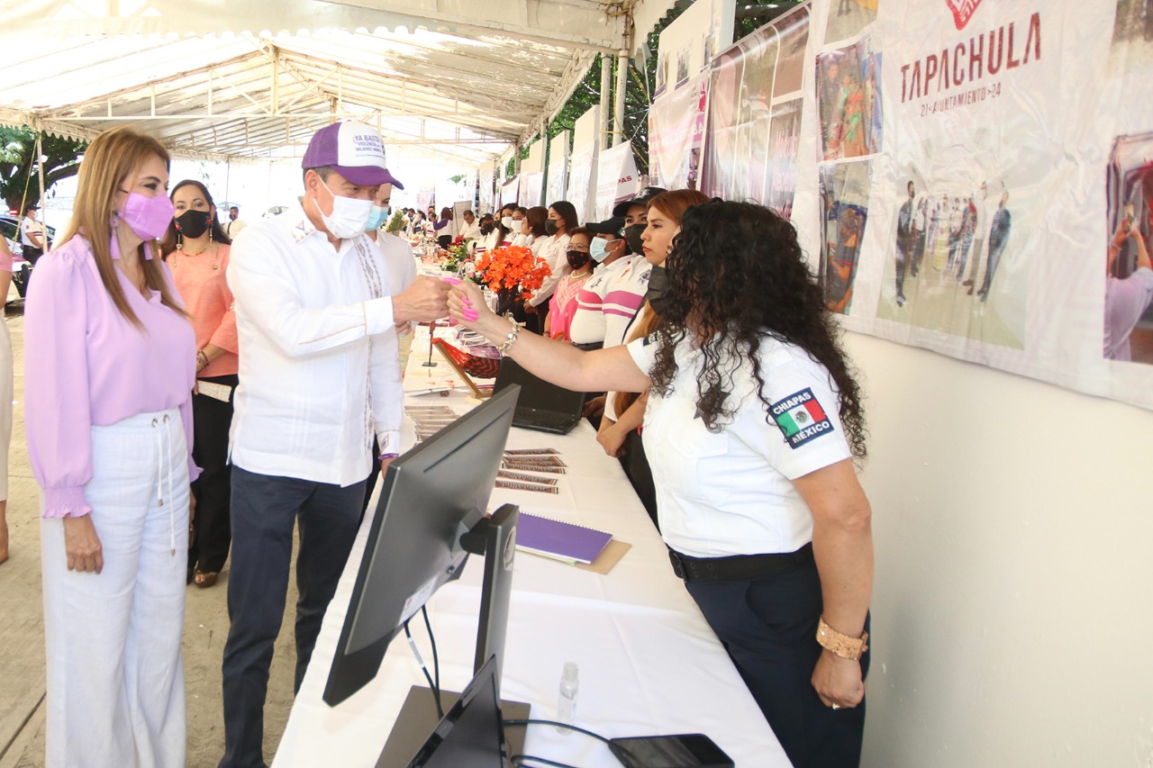 Rutilio Escandón entrega Unidades Especializadas para la Atención a la Violencia de Género, a 14 municipios