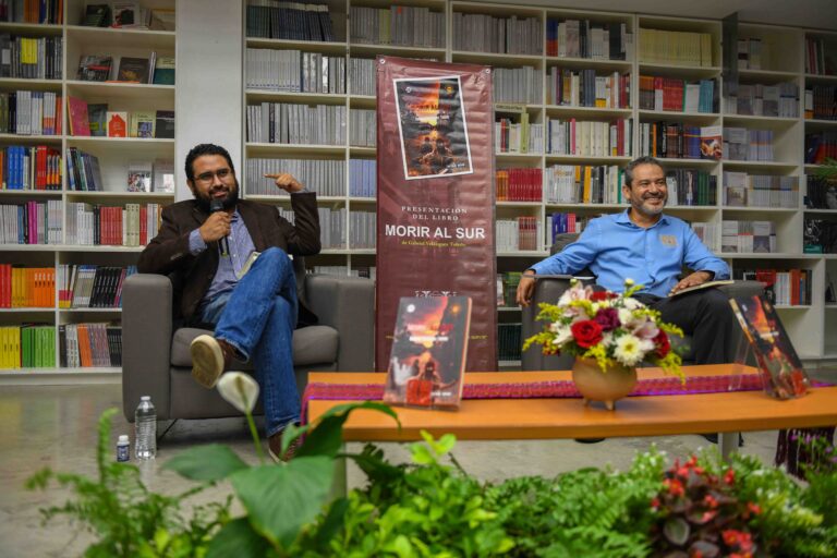 Presentan en la UNACH la novela de Morir al sur  del Premio Nacional de Novela Negra, Gabriel Velázquez Toledo￼