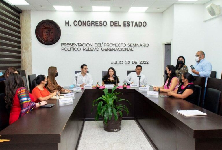 Presentan proyecto: «Seminario Político Relevo Generacional»