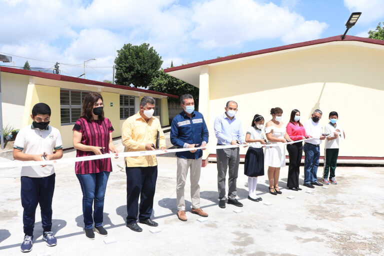 Inaugura Rutilio Escandón espacios educativos en la Primaria Adolfo López Mateos, de Tuxtla Gutiérrez