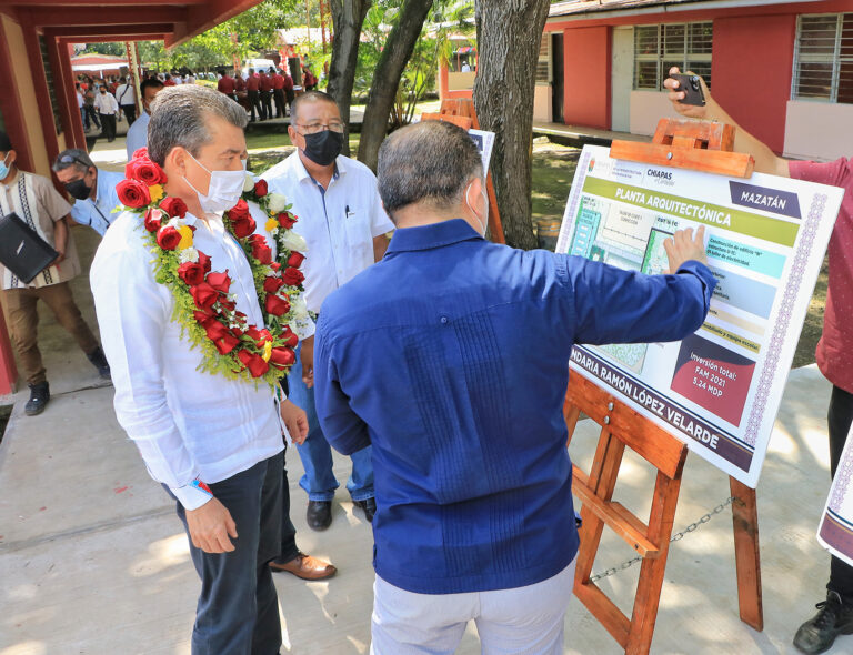 Rutilio Escandón inaugura infraestructura de la Secundaria Ramón López Velarde, en Mazatán