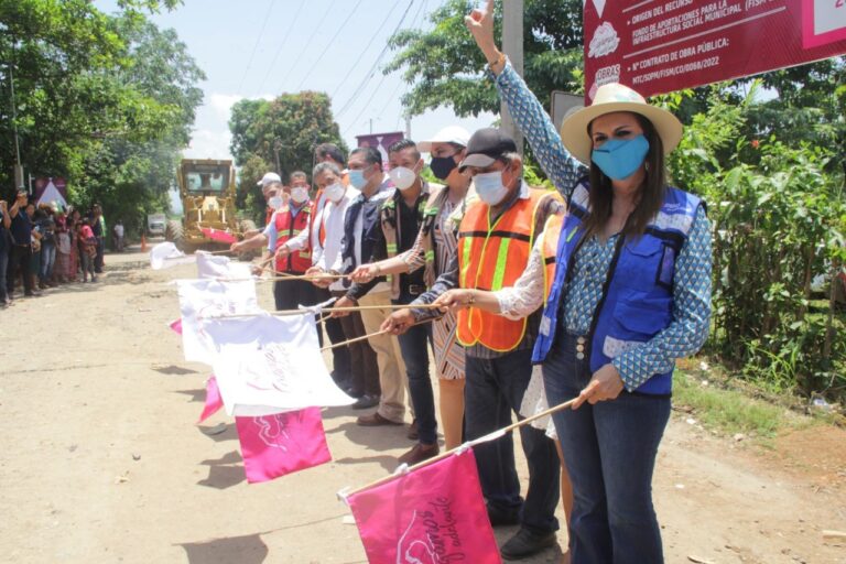 AYUNTAMIENTO DE TAPACHULA MEJORA EL CAMINO AL BASURERO MUNICIPAL