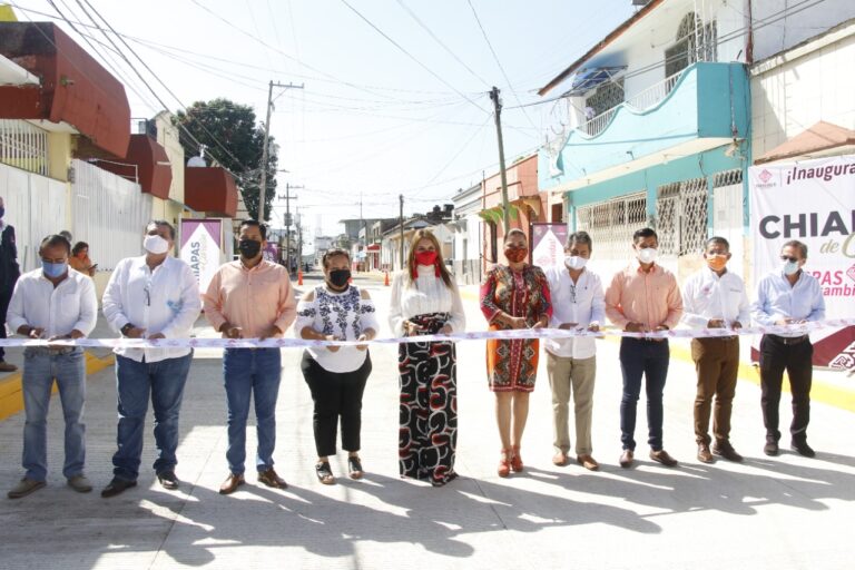 INAUGURA ROSY URBINA NUEVAS CALLES EN EL CENTRO DE TAPACHULA