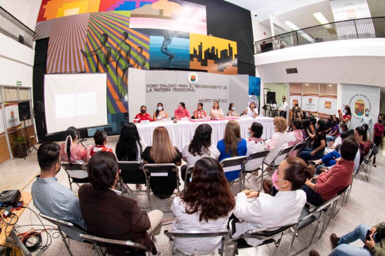 Parteras tradicionales, patrimonio cultural de pueblos indígenas: Floralma Gómez Santiz