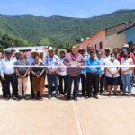 En el ejido Ignacio Zaragoza Mariano Rosales inaugura pavimentación de calles