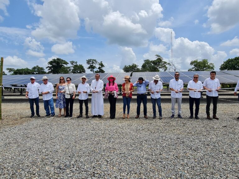 INAUGURAN PRIMERA GRANJA SOLAR DE GENERACIÓN DE ENERGÍA EN CHIAPAS