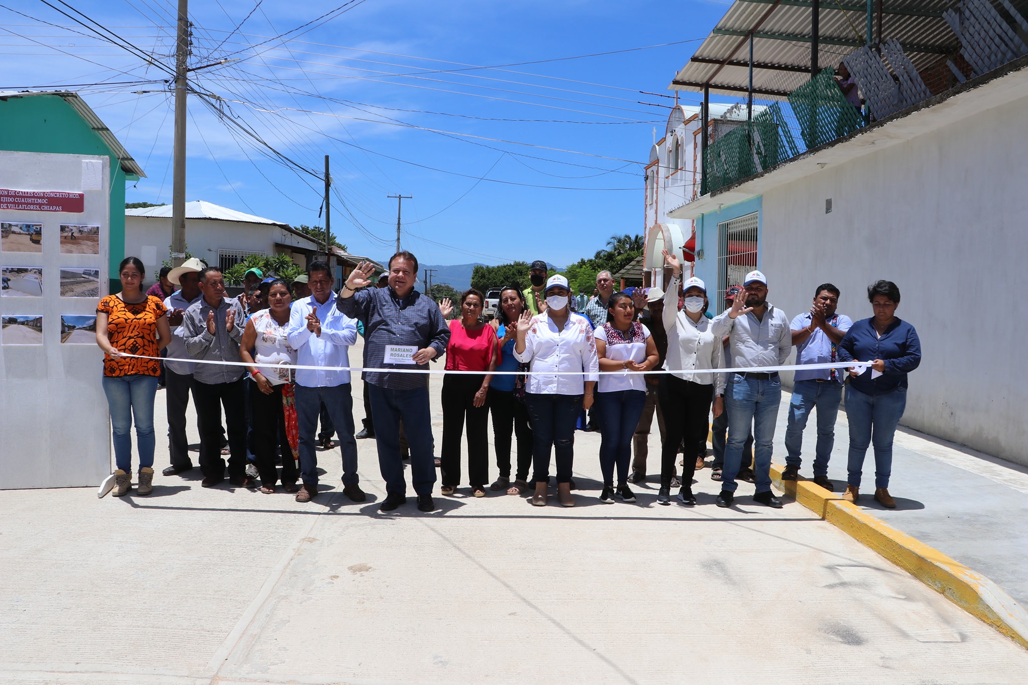 Alcalde Mariano Rosales Zuarth inaugura pavimentación calles en ejido Cuauhtémoc