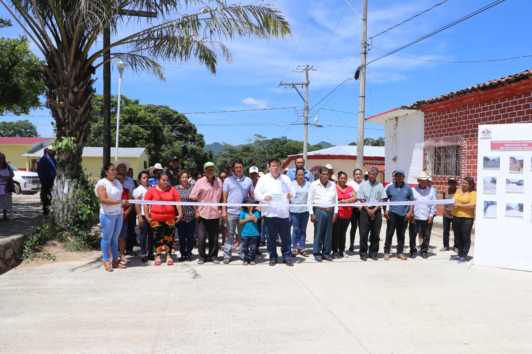 Mariano Rosales inaugura pavimentación de calles en Calzada Larga