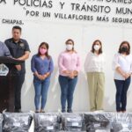 Alcalde Mariano Rosales entrega uniformes a policías municipales