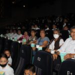 DIF Villaflores gestiona función de cine para niños y adultos mayores