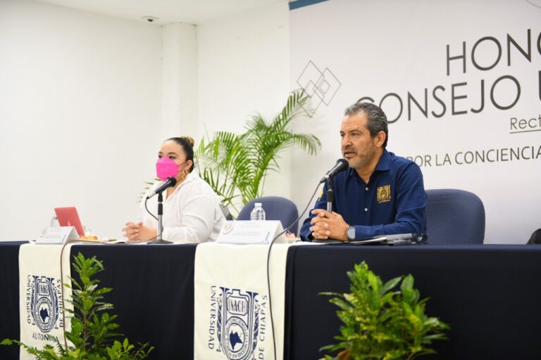 Aprueba Consejo Universitario de la UNACH Reglamento Interno de la Facultad de Medicina Humana Campus II￼