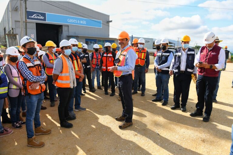 <strong>Recorren estudiantes  de la UNACH las obras que se realizan en el Libramiento Norte de Tuxtla Gutiérrez</strong>