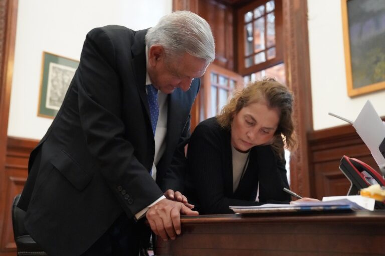 Beatriz Gutiérrez Müller representará en Chile al presidente en homenaje a Gabriela Mistral