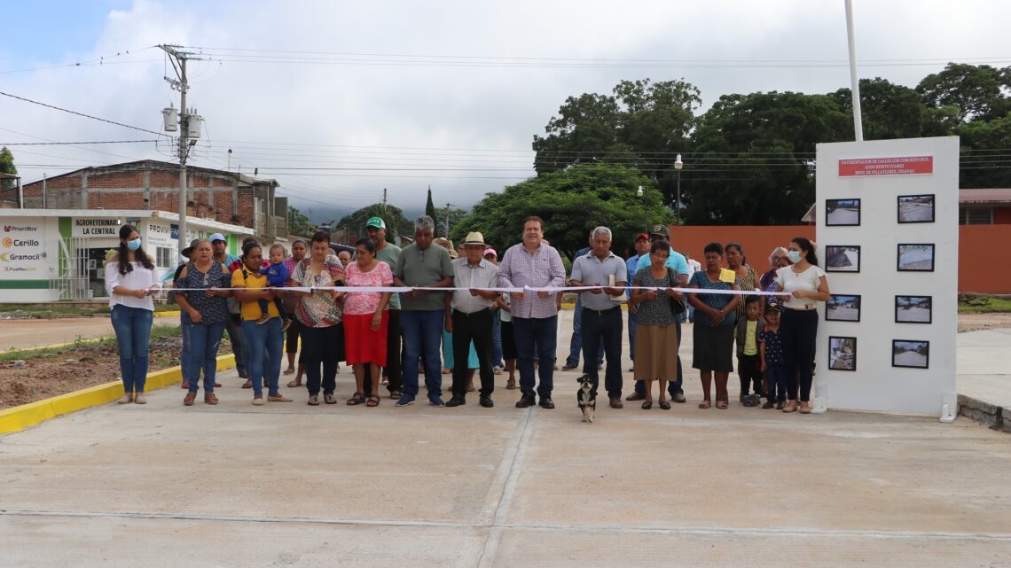 Mariano Rosales Zuarth inaugura calles en ejido Benito Juárez