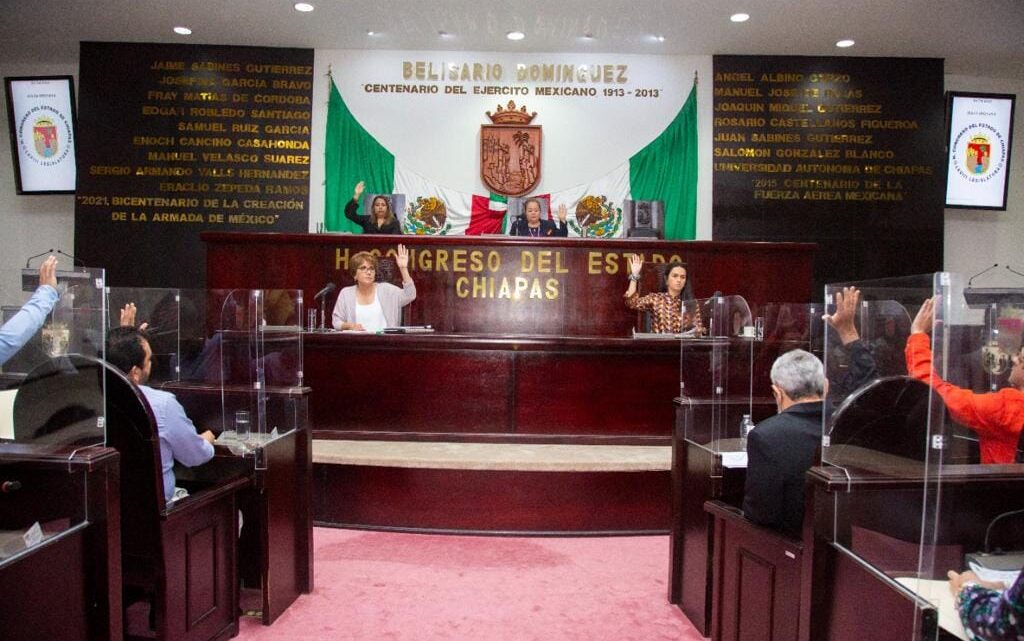 Aprueban reforma a Constitución de México en materia de símbolos de entidades federativas