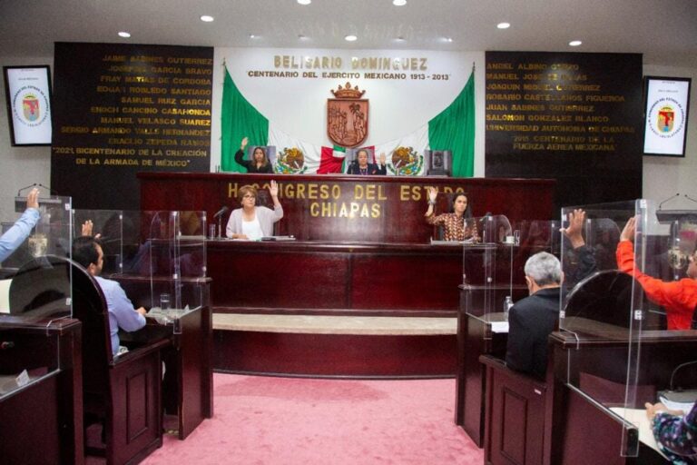 Aprueban reforma a Constitución de México en materia de símbolos de entidades federativas