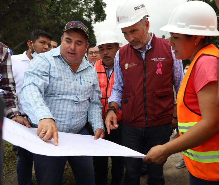 Pone en marcha Ángel Torres trabajos de pavimentación en Reforma