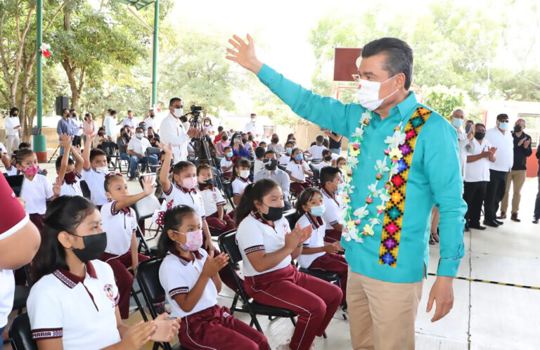 En San Fernando, Rutilio Escandón inaugura aulas y el Parque Central