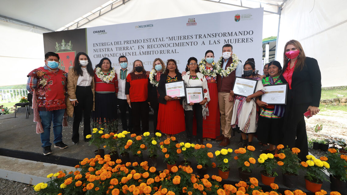 Entrega Rutilio Escandón Premio Estatal “Mujeres Transformando Nuestra Tierra”￼