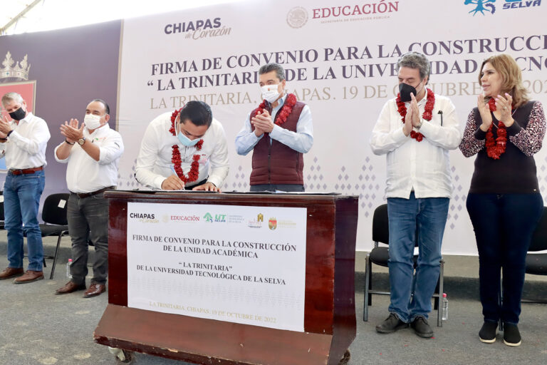 En La Trinitaria, Rutilio Escandón atestigua convenio para la nueva Unidad Académica de la UTS