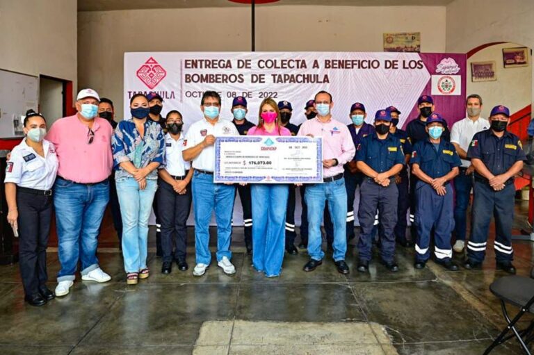 ENTREGA ROSY URBINA APORTACIÓN DE CIUDADANOS A LOS BOMBEROS DE TAPACHULA