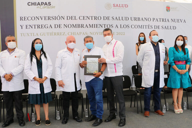 Rutilio Escandón entrega reconversión del Centro de Salud Urbano a habitantes de Patria Nueva, en Tuxtla Gutiérrez