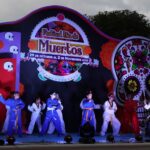 Inician festividades de Día de Muertos en la Plaza de la Paz de Villaflores