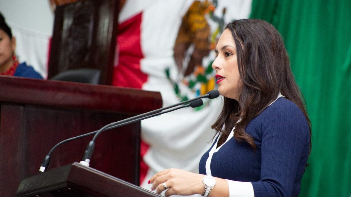 Módulos de salud en Congreso, para prevención, atención y cuidado: Verónica Alcázar