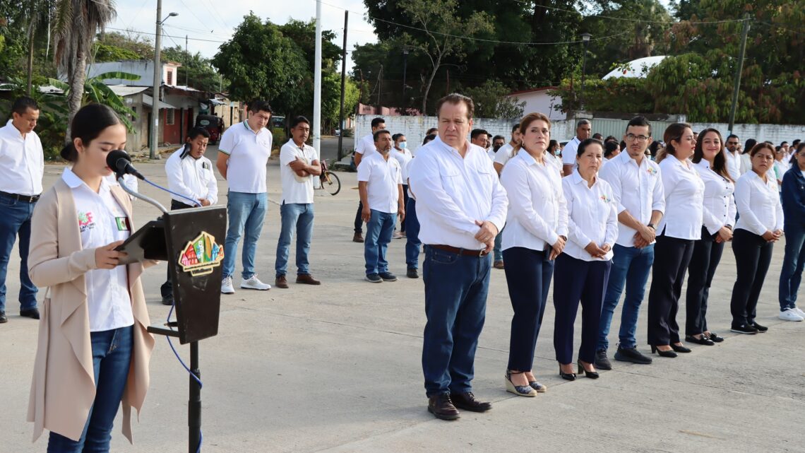 Mariano Rosales encabeza homenaje a la Bandera por Aniversario de la Revolución Mexicana