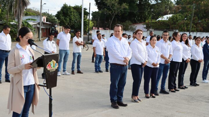 Mariano Rosales encabeza homenaje a la Bandera por Aniversario de la Revolución Mexicana