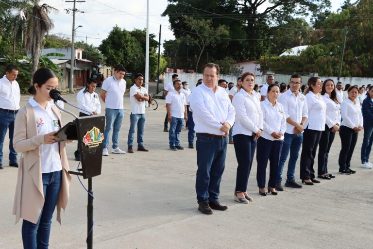 Mariano Rosales encabeza homenaje a la Bandera por Aniversario de la Revolución Mexicana