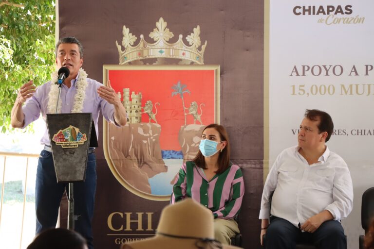 Gobernador Rutilio Escandón y Mariano Rosales encabezan inicio de entrega de aves de postura