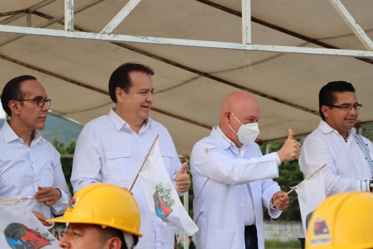 Pepe Cruz y Mariano Rosales participan en evento de salud en Ocozocoautla