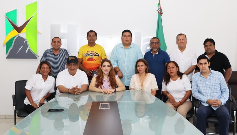 <strong>Tania Robles instala Comité Deportivo Municipal de Huixtla</strong>