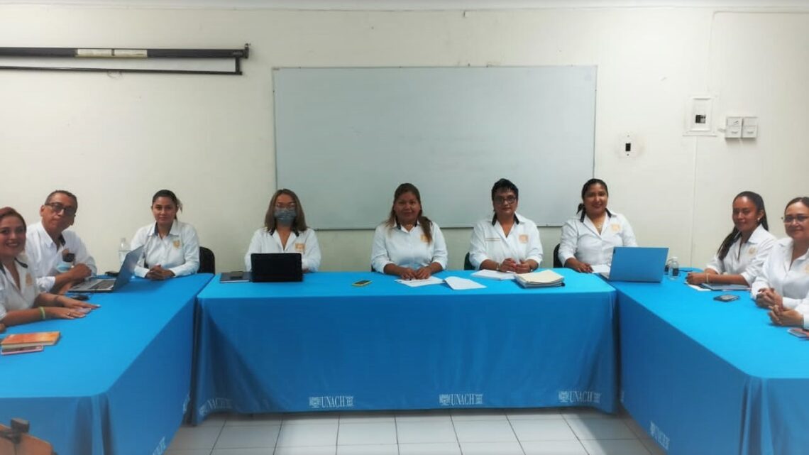 Avanza proceso de reacreditación nacional de la Licenciatura en Administración que imparte la UNACH en Tapachula