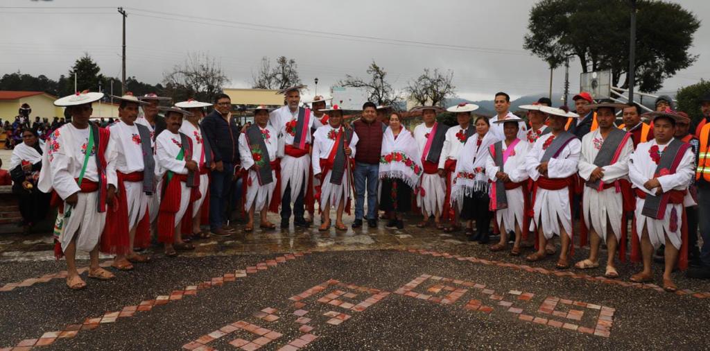 Impulsamos mejores vialidades en ejido Lázaro Cárdenas Chilil, Huixtán: Ángel Torres