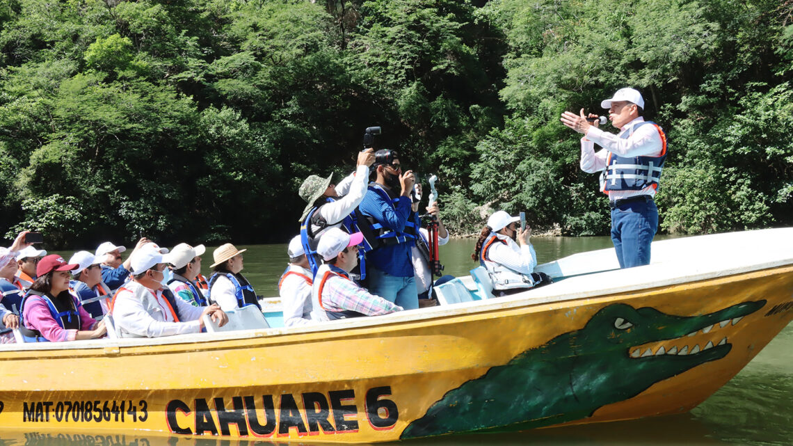 Supervisa Rutilio Escandón trabajos de limpieza permanente en el Cañón del Sumidero