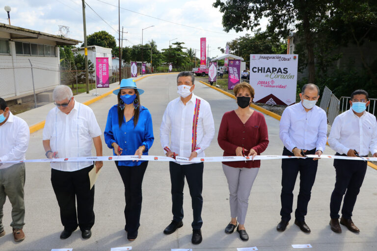 Rutilio Escandón inaugura pavimentación de la 11ª Avenida Sur en Tapachula