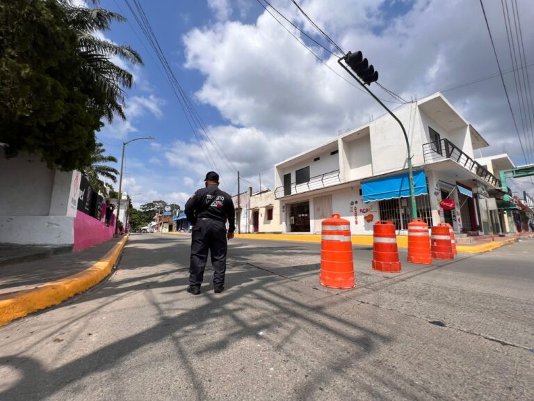 CIERRAN VIALIDADES CERCANAS A LOS PANTEONES DE TAPACHULA CON MOTIVO DEL DÍA DE MUERTOS