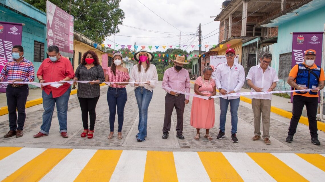 INAUGURA ROSY URBINA PAVIMENTACIÓN MIXTA EN COLONIA LAS AMÉRICAS I