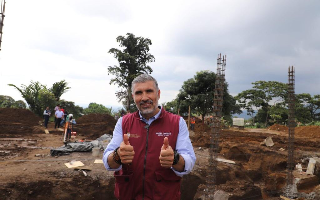 Construye Rutilio Escandón Unidad Deportiva en Santo Domingo, en Unión Juárez: Ángel Torres