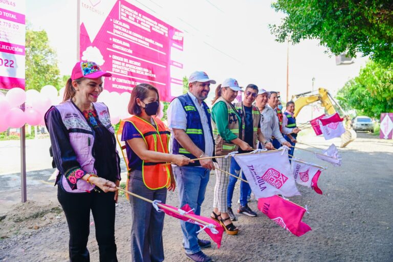 AYUNTAMIENTO DE TAPACHULA INICIA PAVIMENTACIÓN HIDRÁULICA EN FRACCIONAMIENTO BONANZA