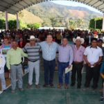 Mariano Rosales realiza entrega de aves de postura en ejido Los Ángeles