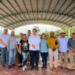 En Obregón Mariano Rosales entrega paquetes de aves de postura