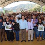 En Jesús M Garza Mariano Rosales entrega aves de traspatio a mujeres campesinas