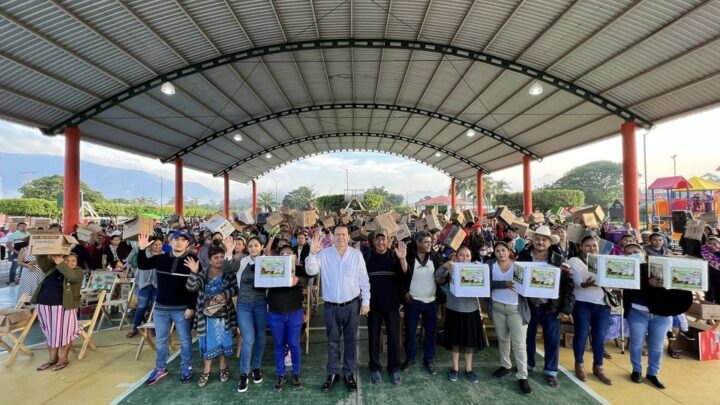 Finaliza en Villahidalgo entrega de 15 mil paquetes de aves de postura para 15 mil mujeres