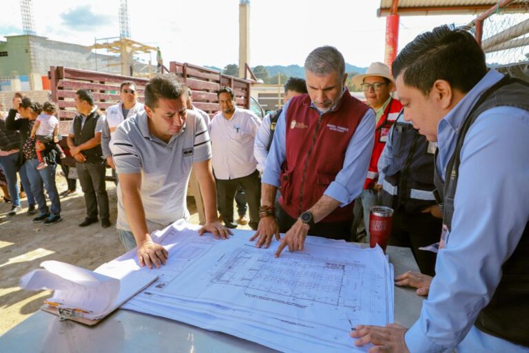 <strong>Avanza construcción de mercado público digno y de calidad, en Jitotol: Ángel Torres</strong>