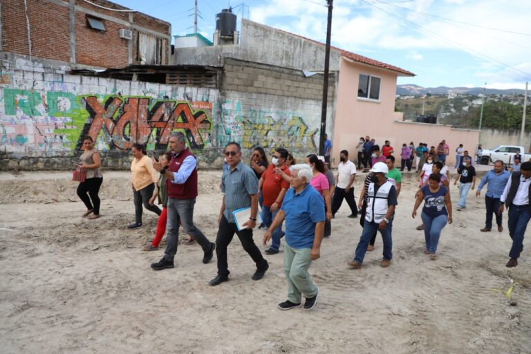 Se impulsan obras de pavimentación en colonia La Misión, en Tuxtla: Ángel Torres