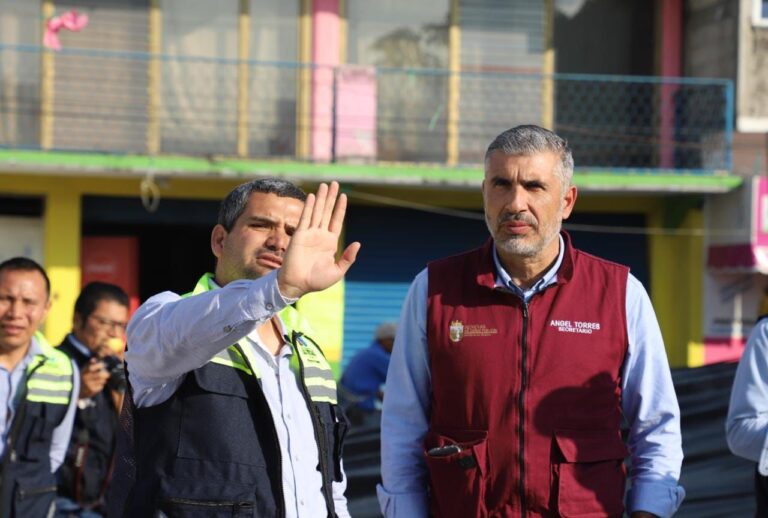 <strong>Supervisa Ángel Torres trabajos de rehabilitación integral del Parque en Las Rosas</strong>